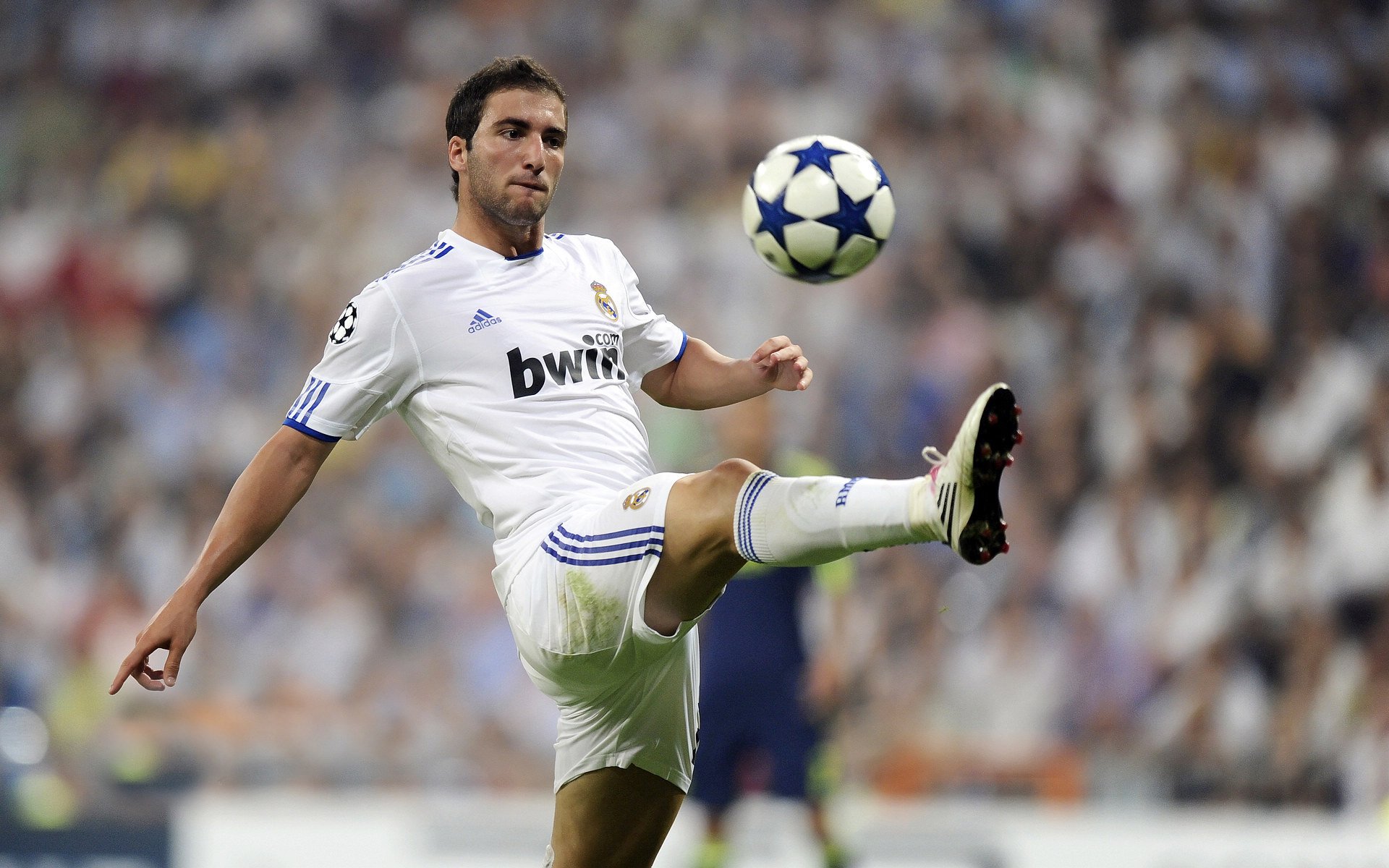 塞维利亚主场惜败，积分略有落后，塞维利亚晋级